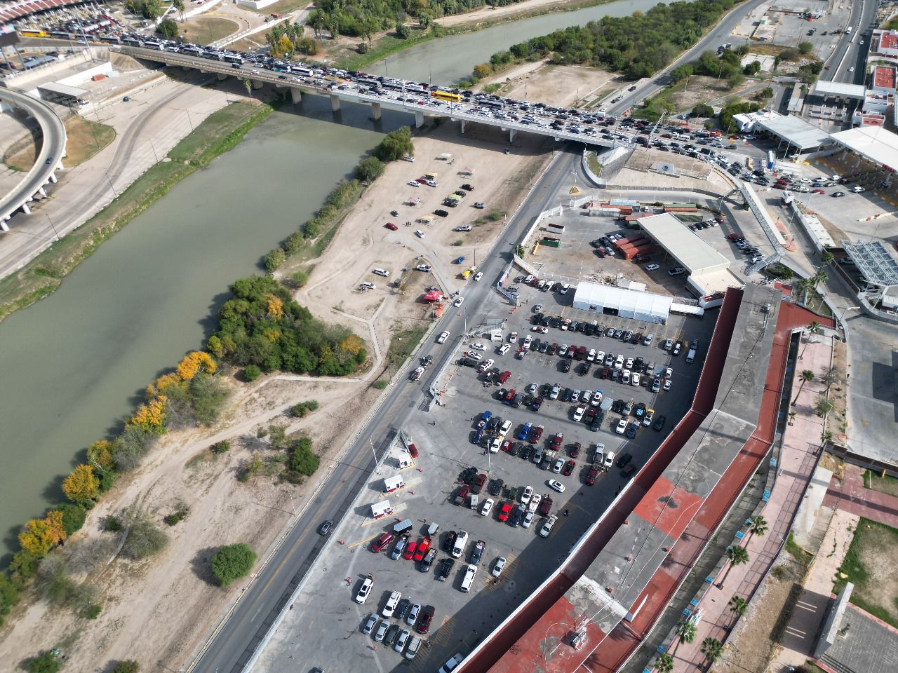 Paisanos se sienten seguros al cruzar por Nuevo Laredo