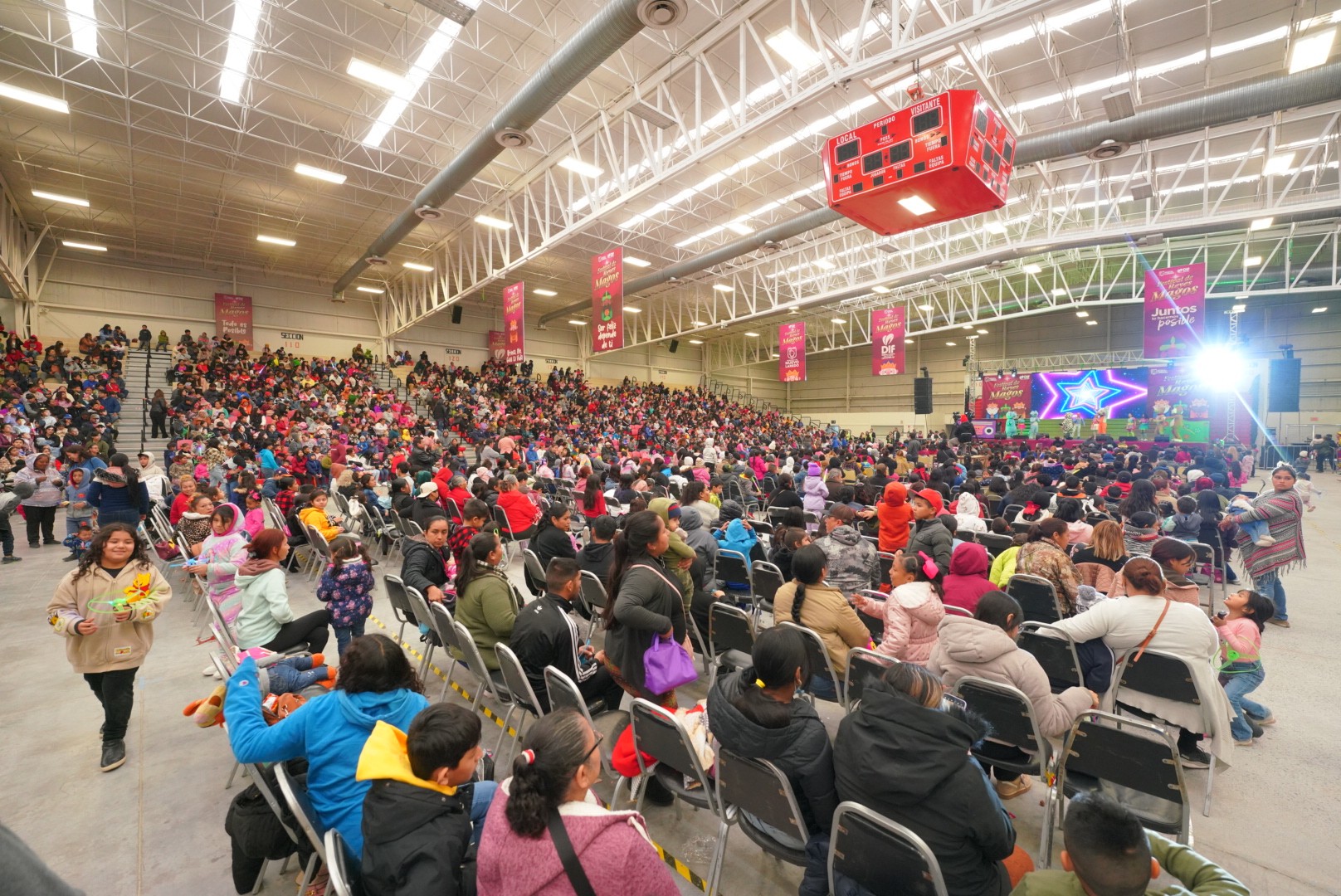 Llevan gobierno municipal y DIF alegría a miles de familias con festival de Reyes Magos