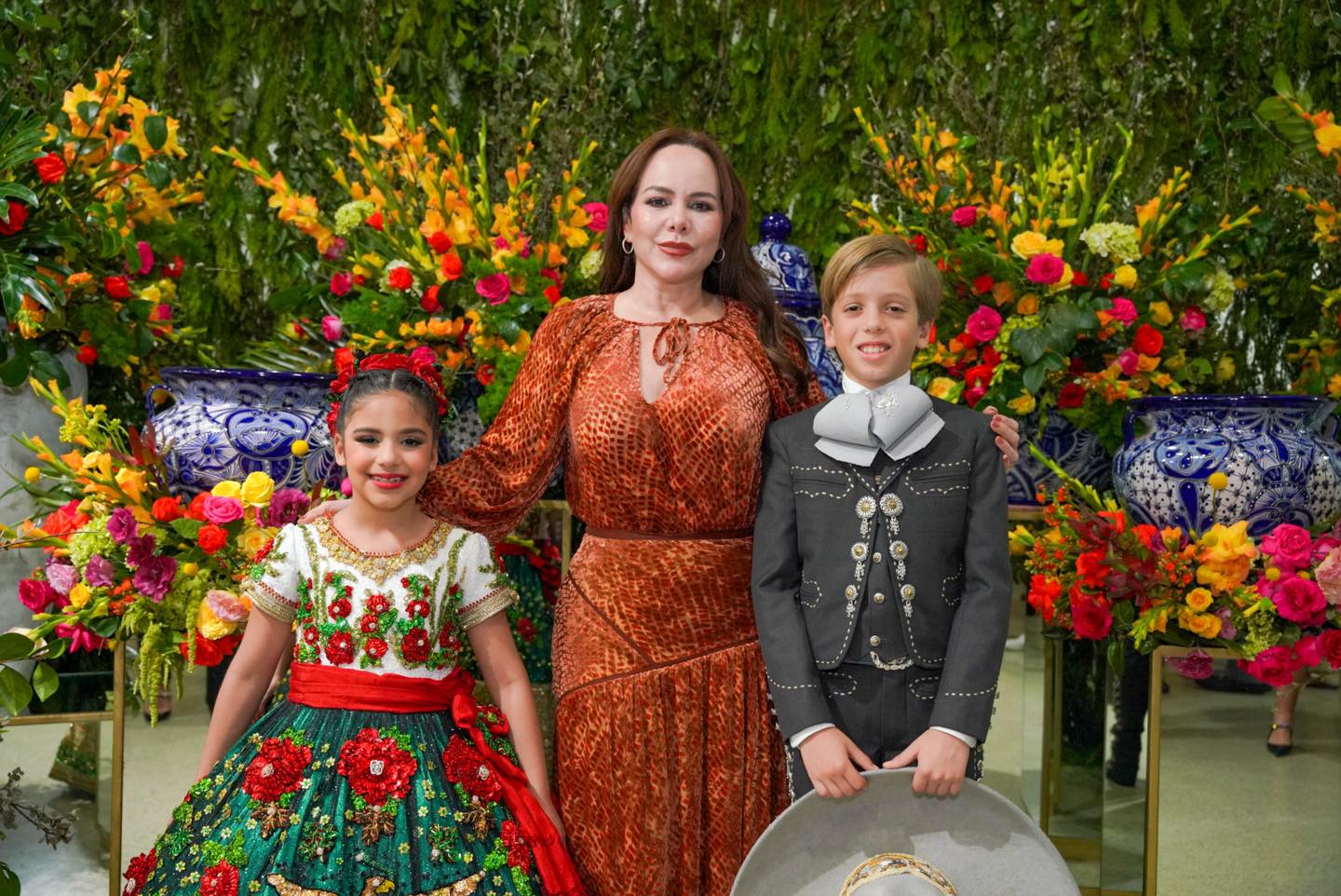 “Hoy más que nunca seguimos construyendo puentes de amistad y trabajo”; destaca Carmen Lilia Canturosas simbolismo ceremonia del Abrazo